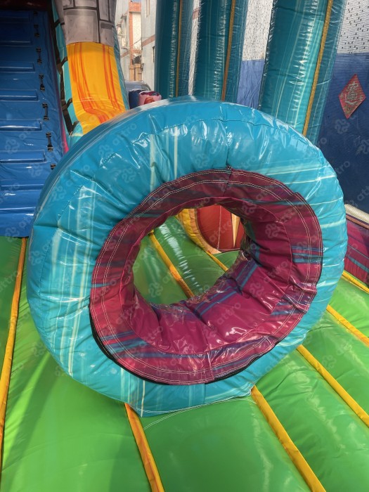 Надувная горка "Рыцарский турнир" 8*7*6 м