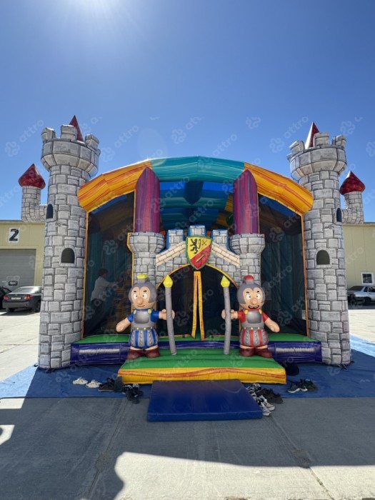 Надувная горка "Рыцарский турнир" 8*7*6 м