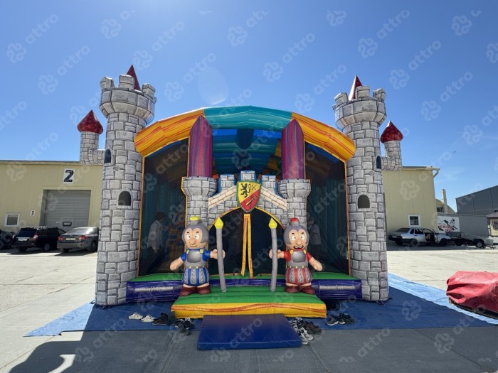 Надувная горка "Рыцарский турнир" 8*7*6 м