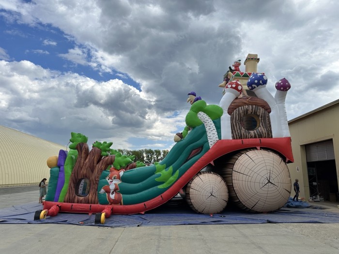 Надувная горка "Емеля" 13*10*11,5 м