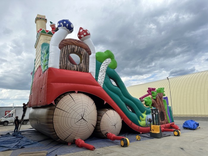 Надувная горка "Емеля" 13*10*11,5 м