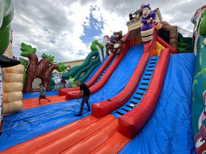 Надувная горка "Емеля" 13*10*11,5 м