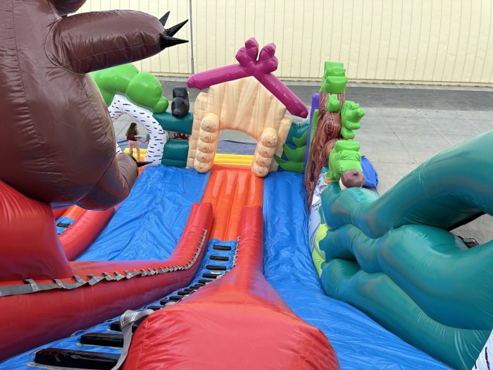 Надувная горка "Емеля" 13*10*11,5 м