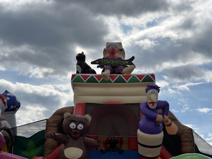 Надувная горка "Емеля" 13*10*11,5 м